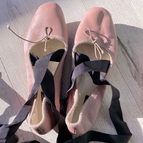 Two pairs of flat shoes - Picture 5 of 10